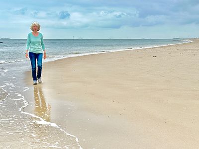 Sabina Braun am Strand — Kontakt